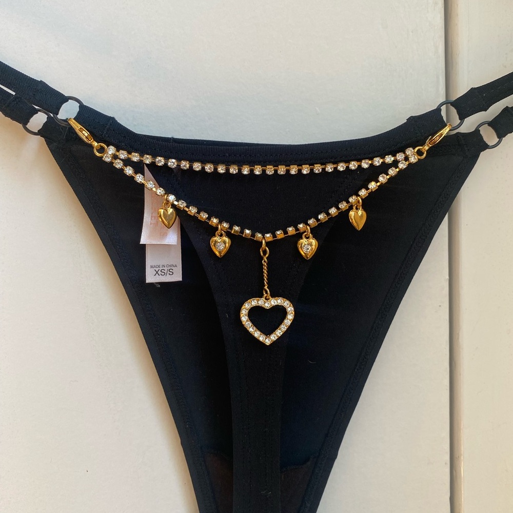 Victoria’s Secret Black Thong w gold Rhinestone Heart Chain, very nice !
